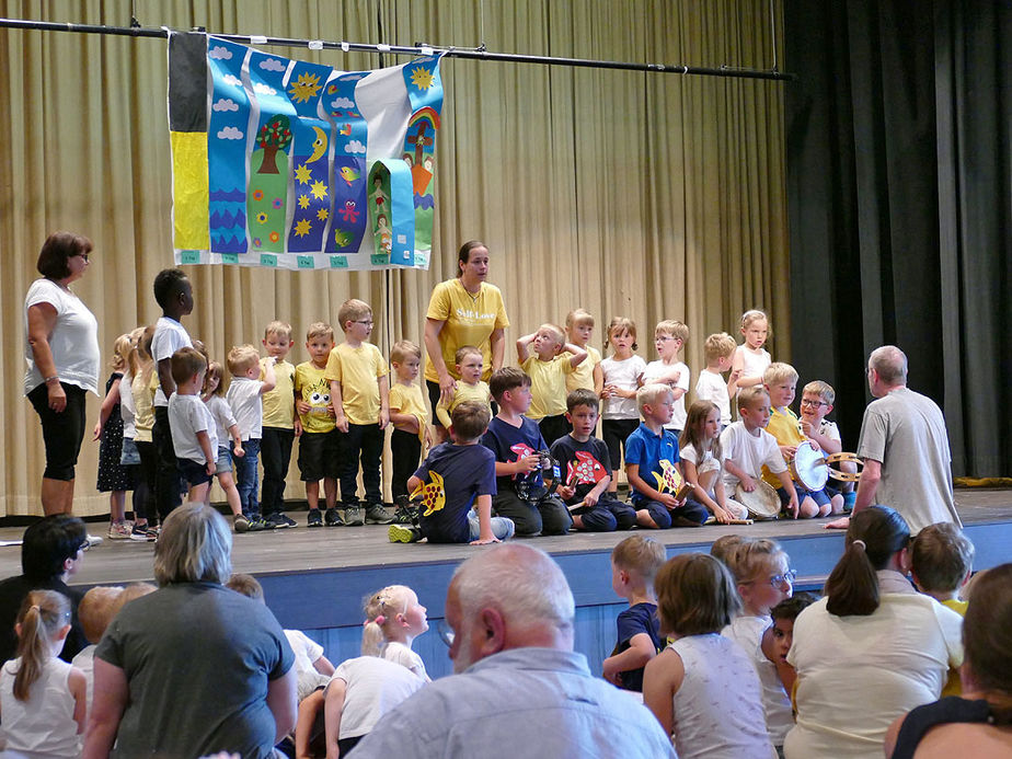 Kindergartenfest zum 125-jährigen Jubiläum (Foto: Karl-Franz Thiede)